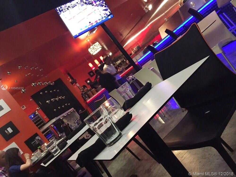 Small Image of MIDTOWN, Miami Number 5