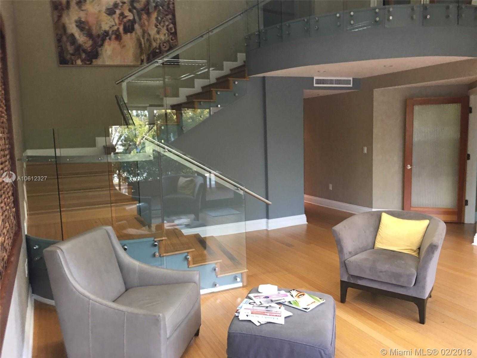Small Image of 50 W Mashta Dr, Key Biscayne, FL 33149, USA Number 11
