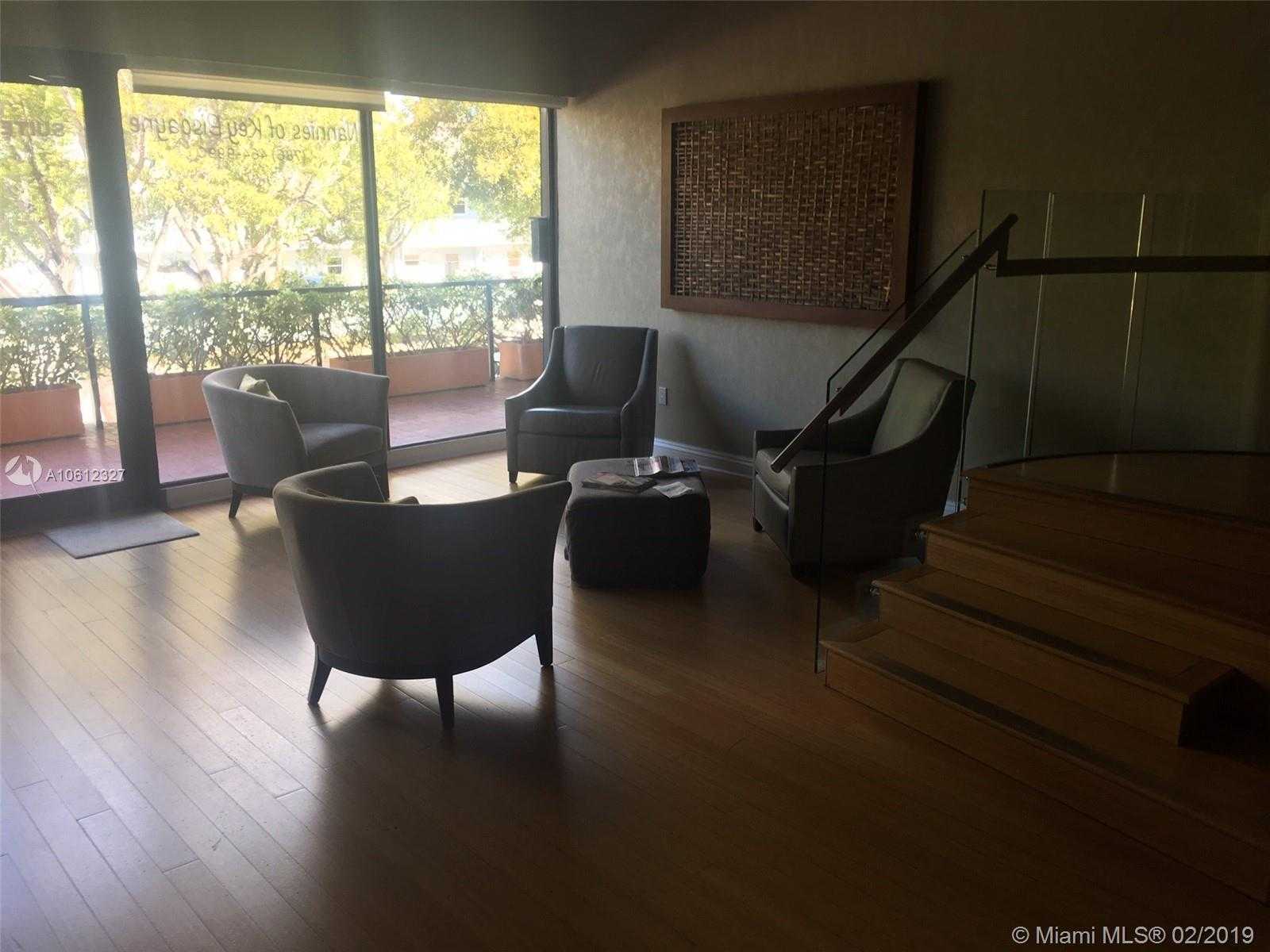 Small Image of 50 W Mashta Dr, Key Biscayne, FL 33149, USA Number 6