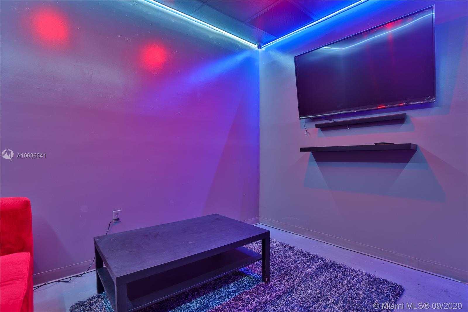 Small Image of 7630 186 STREET, Hialeah Number 5