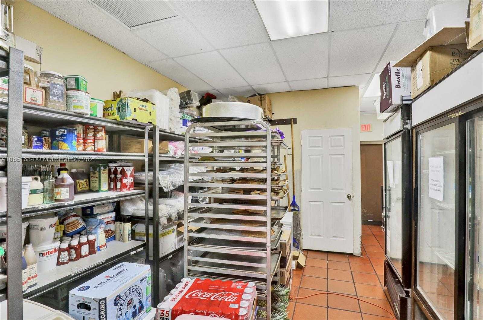 Small Image of 18288 Collins Ave, Sunny Isles Beach, FL 33160, USA Number 17
