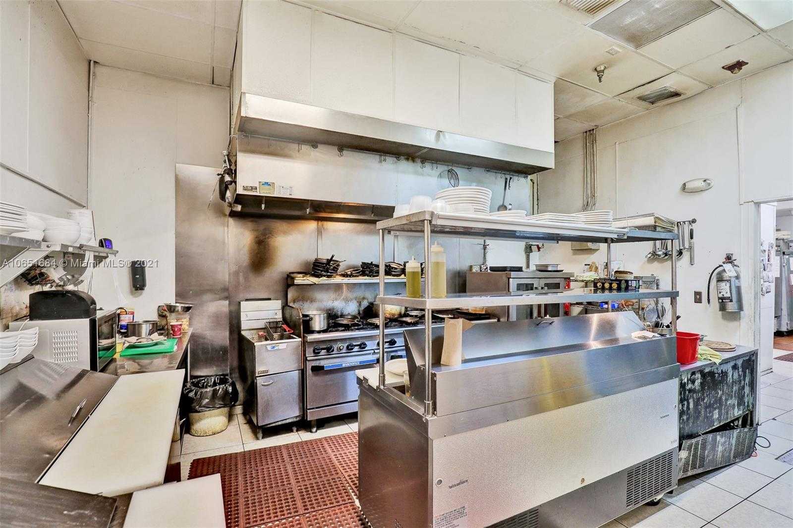 Small Image of 18288 Collins Ave, Sunny Isles Beach, FL 33160, USA Number 21