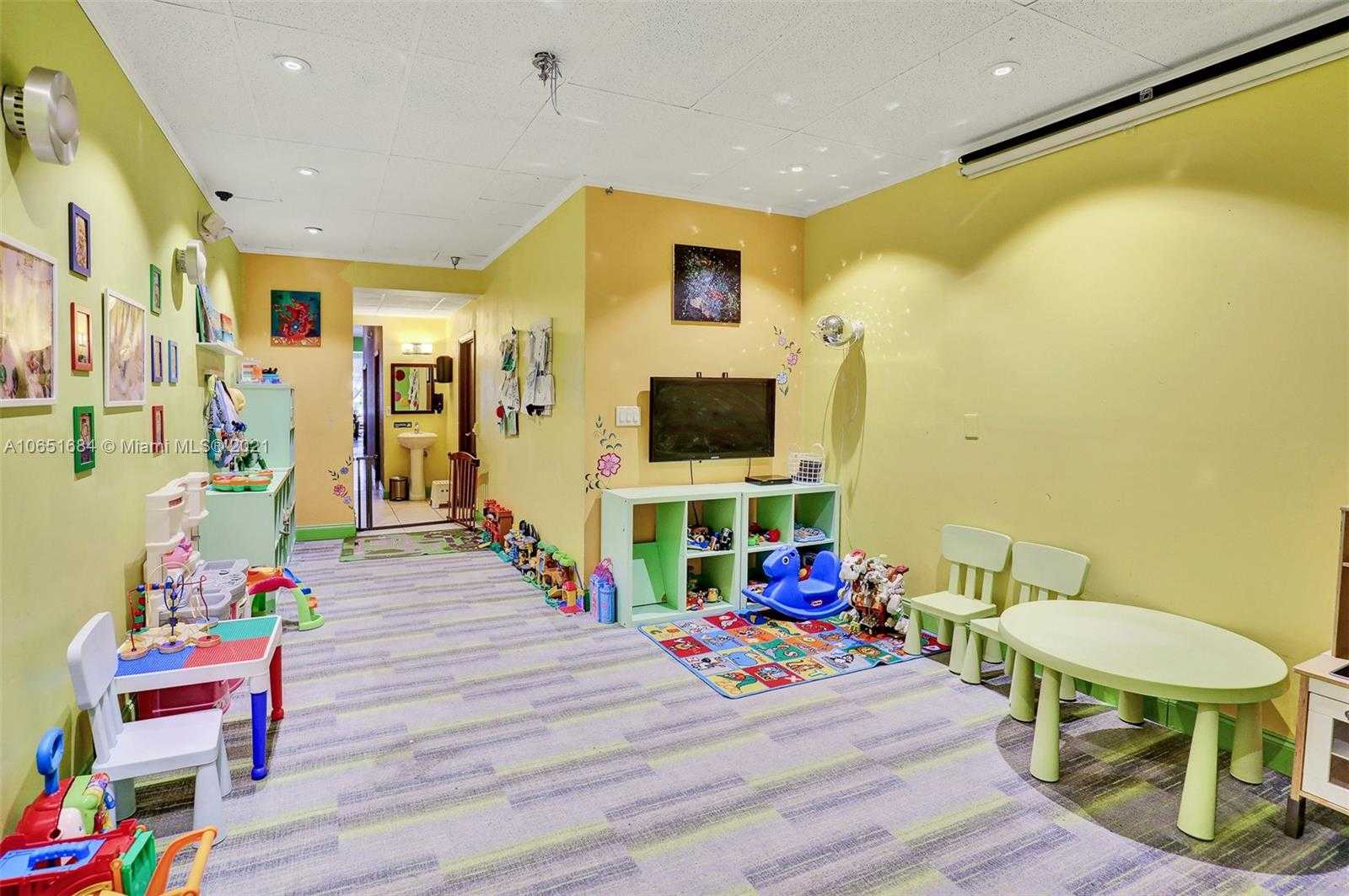 Small Image of 18288 Collins Ave, Sunny Isles Beach, FL 33160, USA Number 27