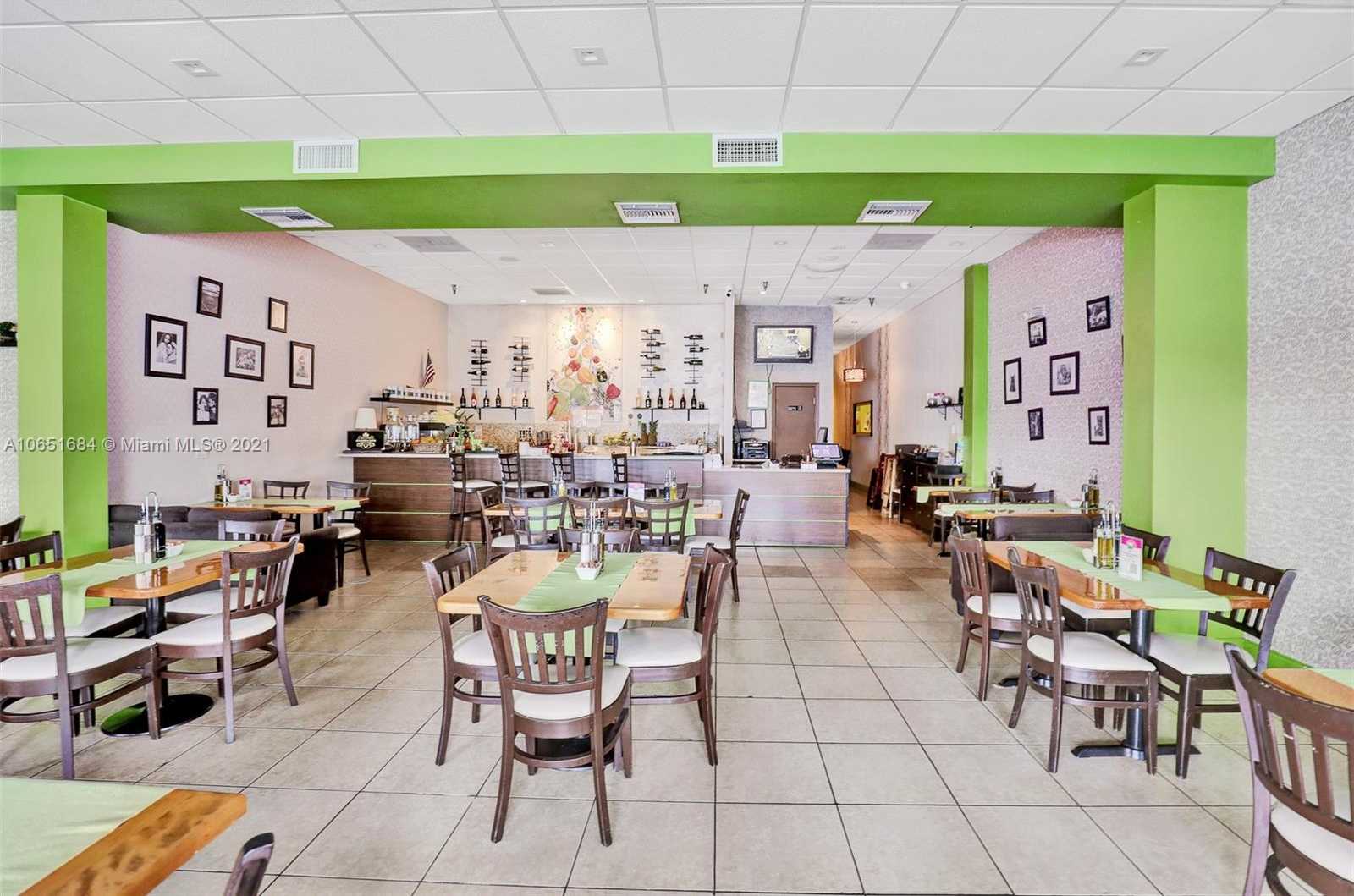 Small Image of 18288 Collins Ave, Sunny Isles Beach, FL 33160, USA Number 3