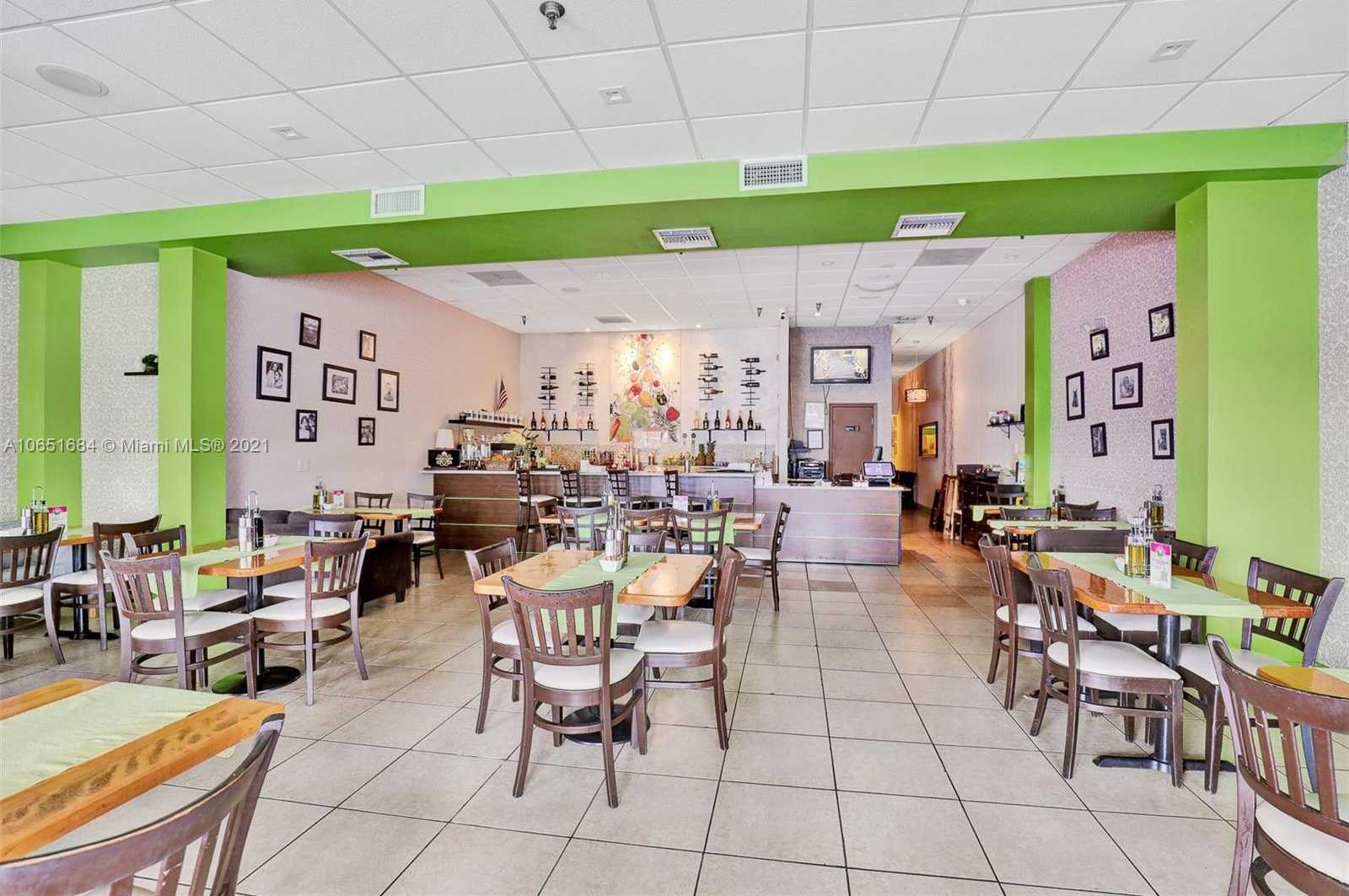Small Image of 18288 Collins Ave, Sunny Isles Beach, FL 33160, USA Number 4