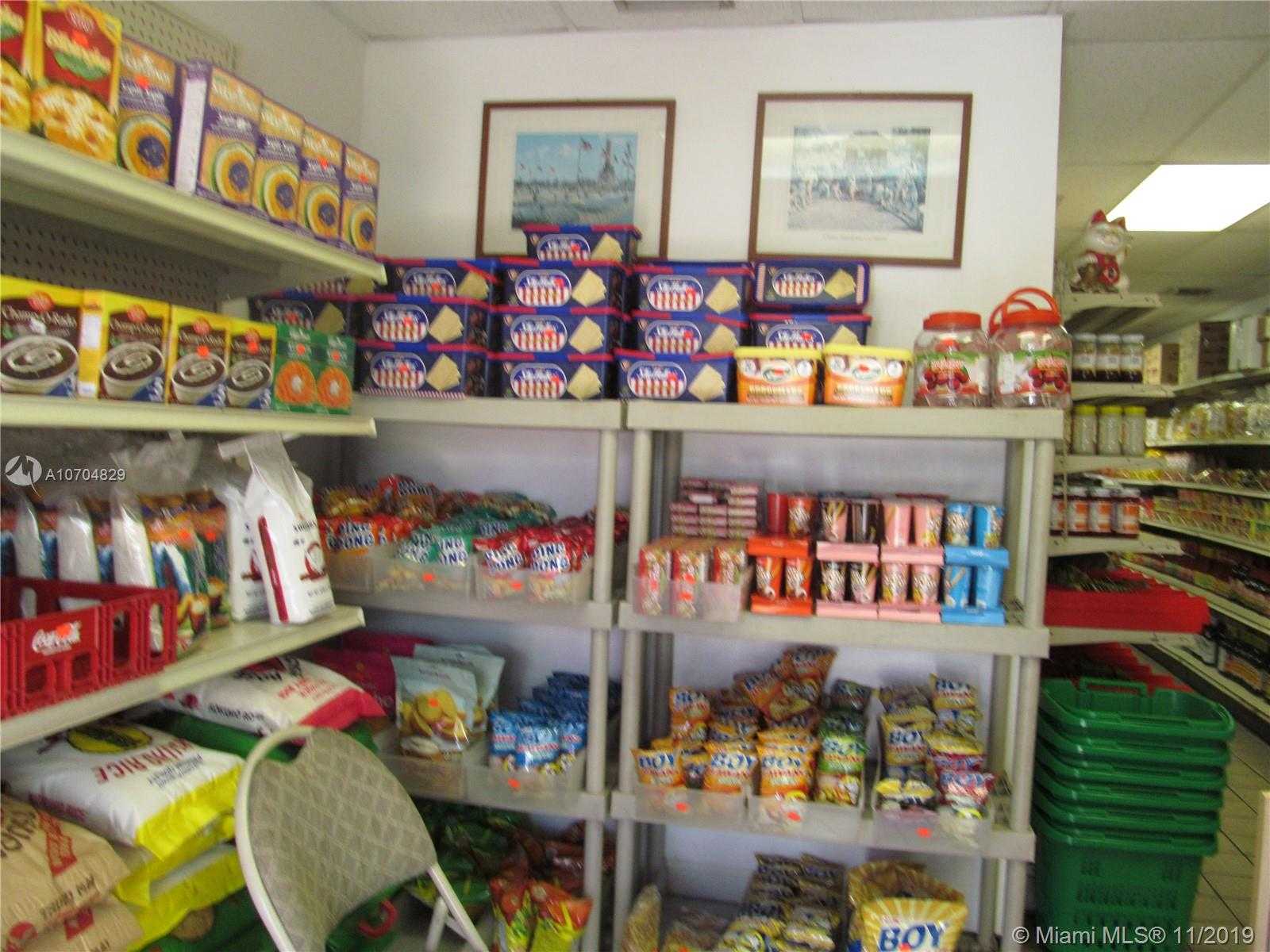Small Image of 18623 SW 107th Ave, Cutler Bay, FL 33157, USA Number 4