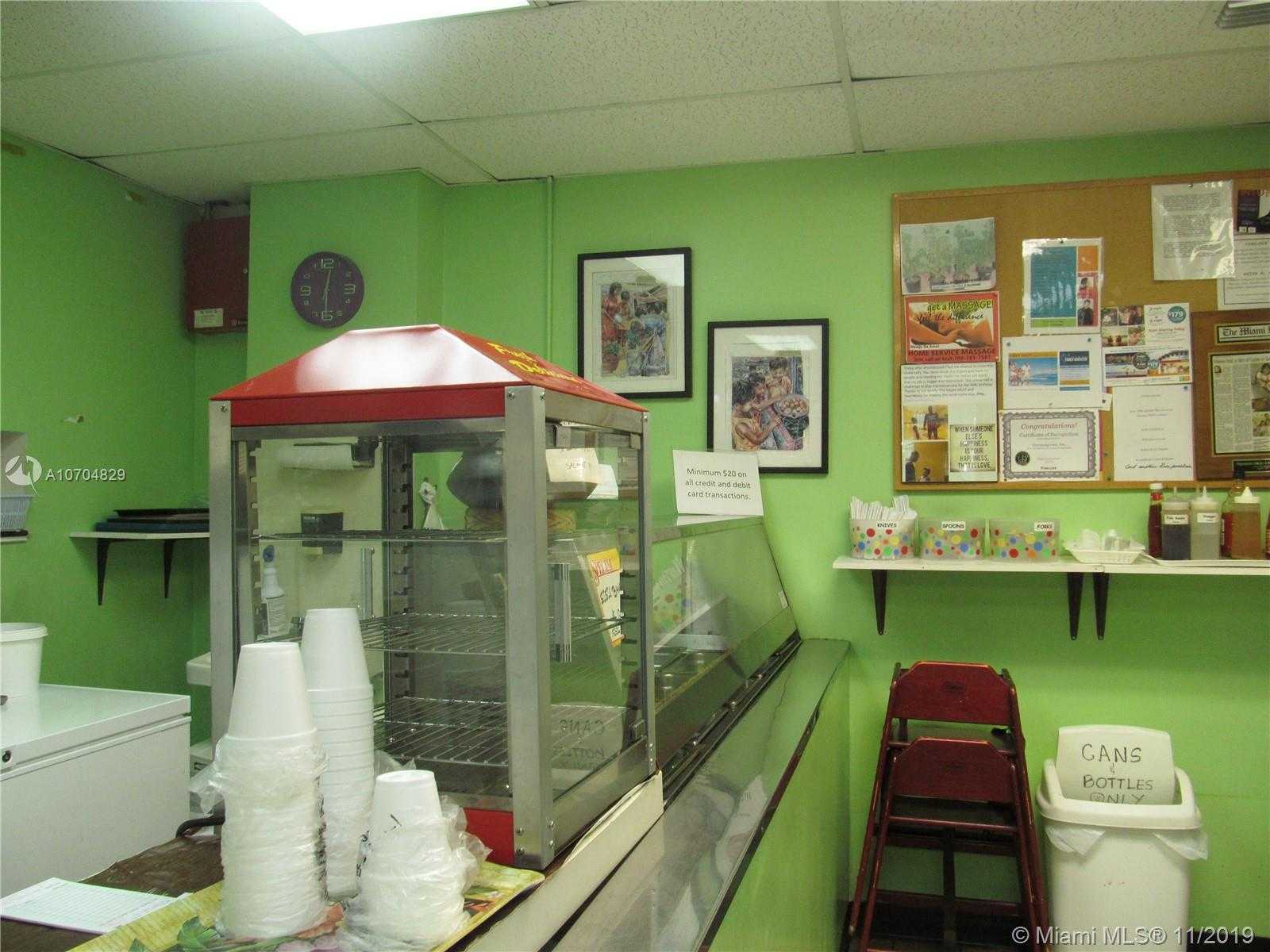 Small Image of 18623 SW 107th Ave, Cutler Bay, FL 33157, USA Number 9