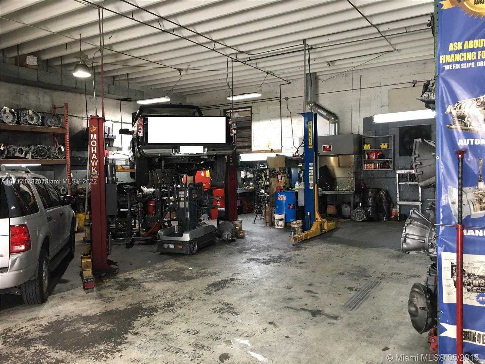 Small Image of 1330 SOUTH WEST 70TH AVE, Miami Number 12