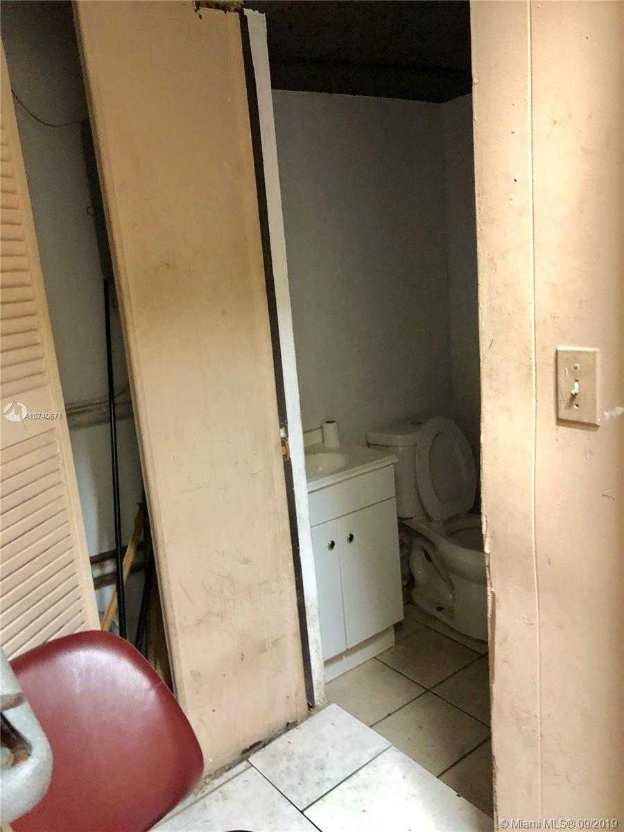 Small Image of 3590 WEST BROWARD, Fort Lauderdale Number 9