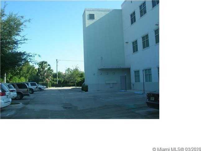 Small Image of 18300 NORTH WEST 62ND AVE, Hialeah Number 7