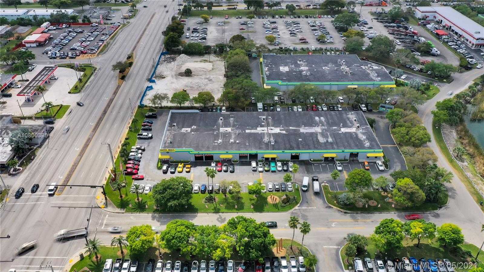 Small Image of 4650 SOUTH WEST 51ST ST, Davie Number 10
