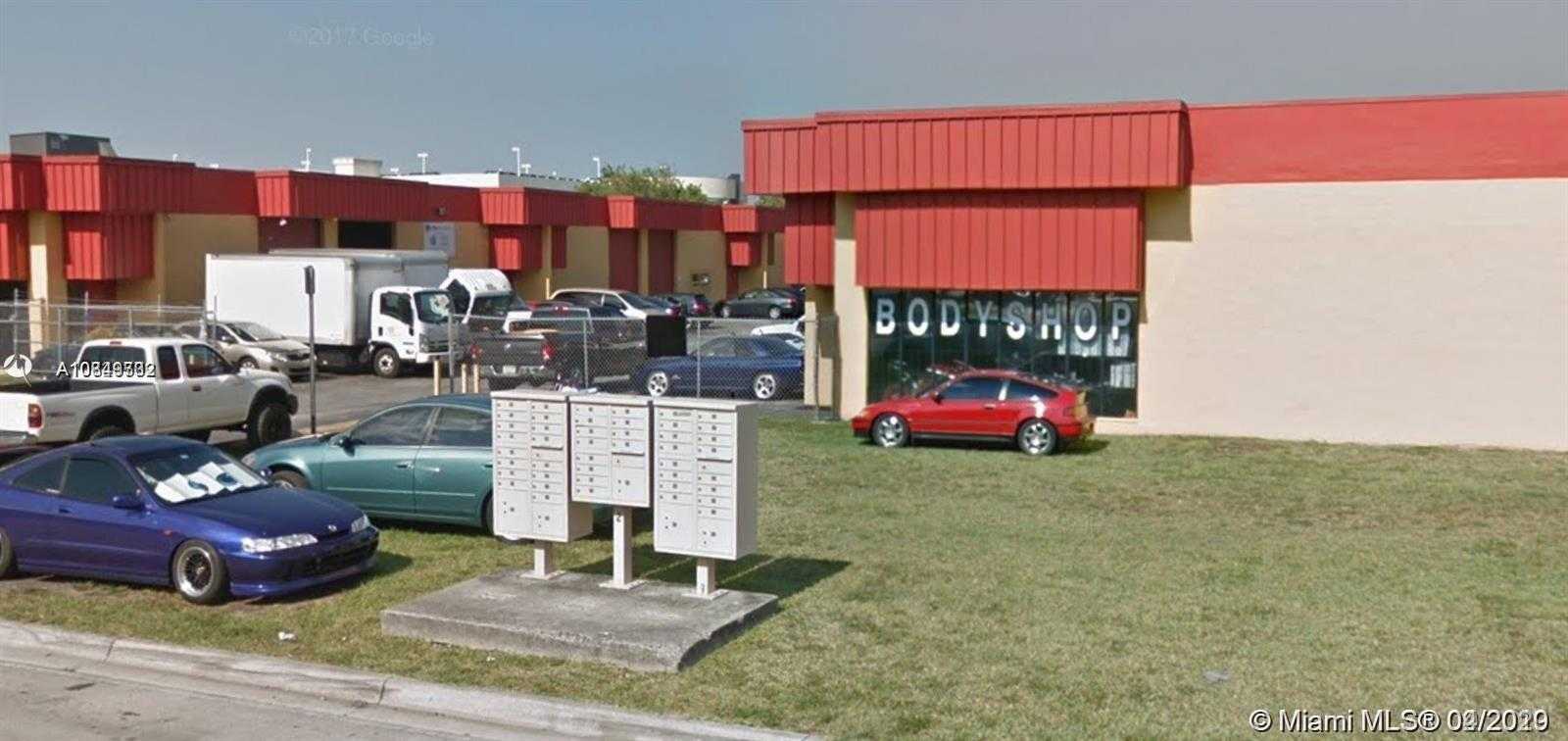 Small Image of 13837 SOUTH WEST 139TH CT, Miami Number 9