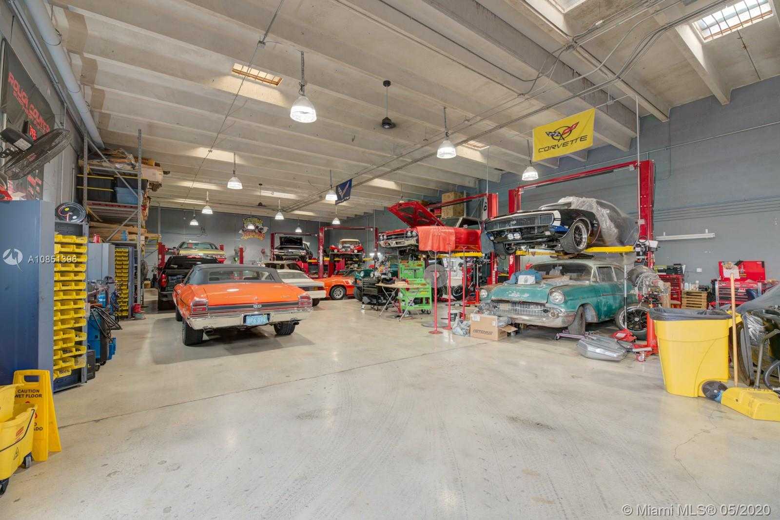 Small Image of 10409 SOUTH WEST 186 STREET, Cutler Bay Number 2