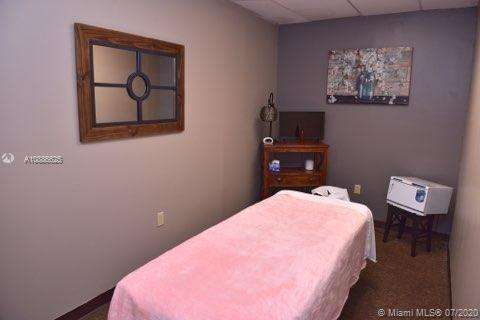 Small Image of 10300 SOUTH WEST 72ND ST, Miami Number 16