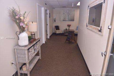 Small Image of 10300 SOUTH WEST 72ND ST, Miami Number 5