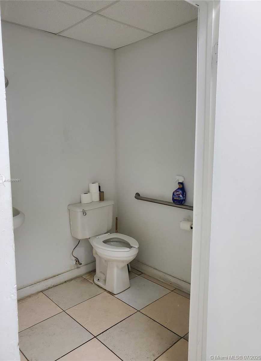 Small Image of 13786 SOUTH WEST 152 ST, Miami Number 21