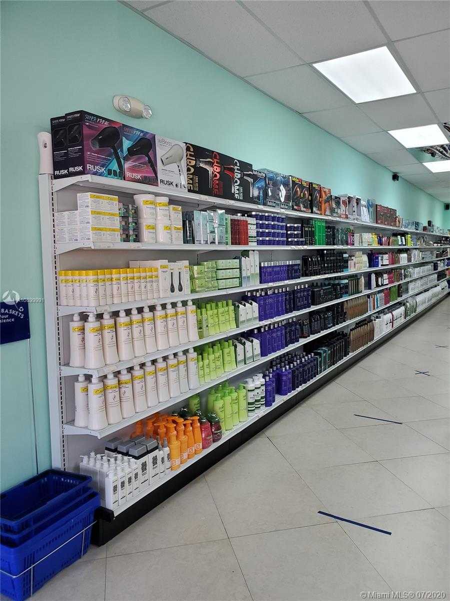 Small Image of 13786 SOUTH WEST 152 ST, Miami Number 6