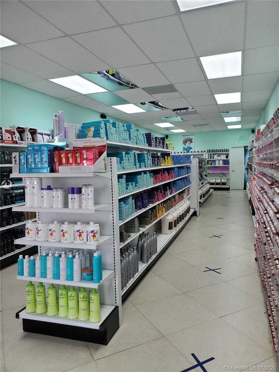 Small Image of 13786 SOUTH WEST 152 ST, Miami Number 9