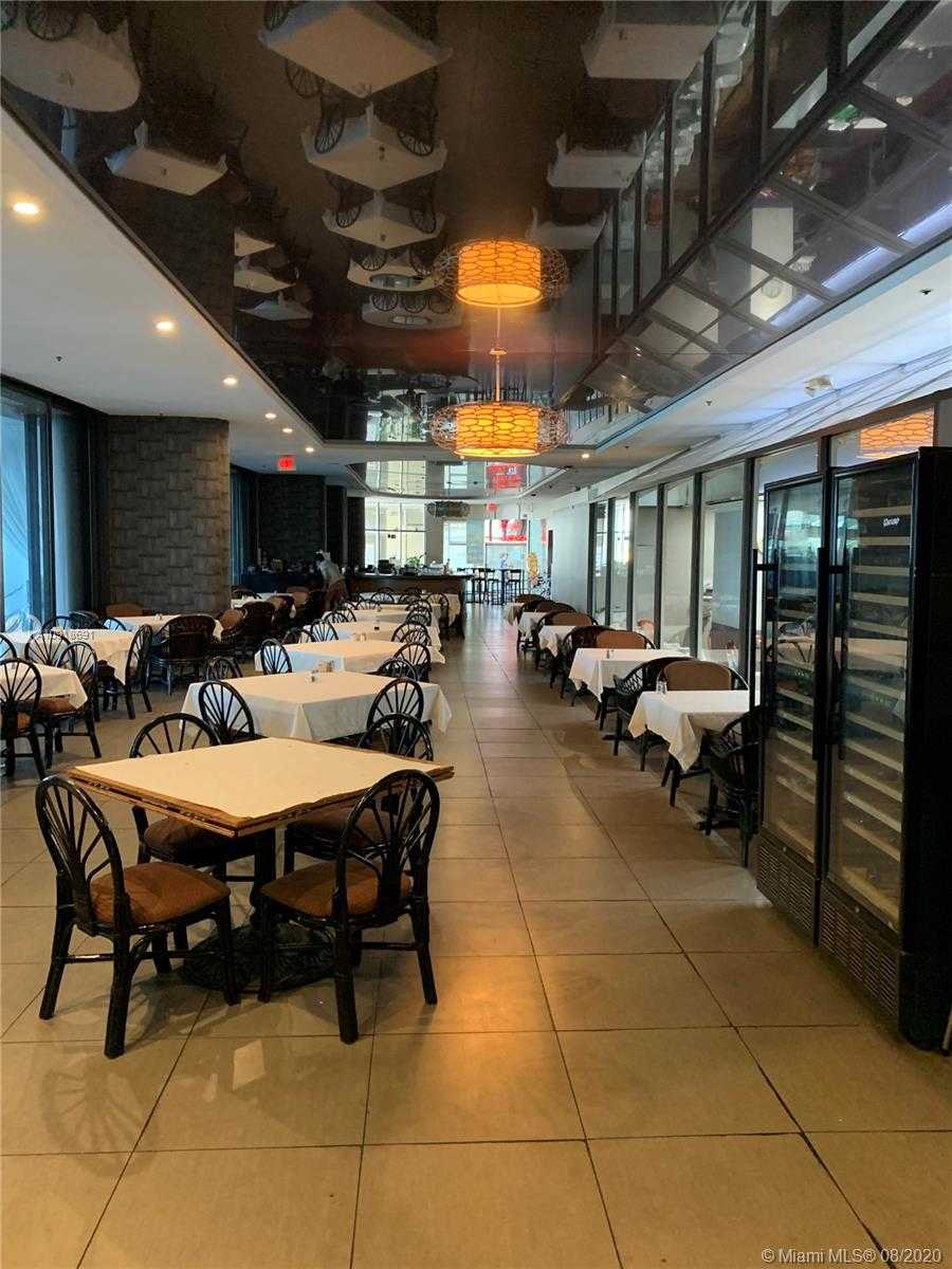 Small Image of 1717 NORTH BAYSHORE DRIVE, Miami Number 5