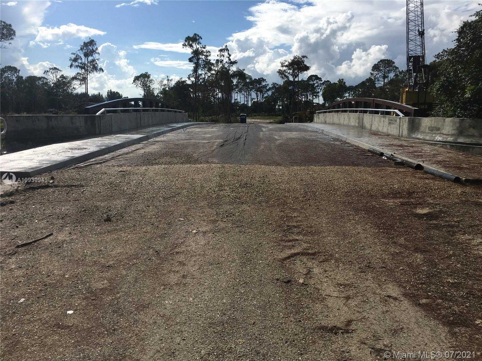 Small Image of WORTH AVE, Palm Beach Number 16