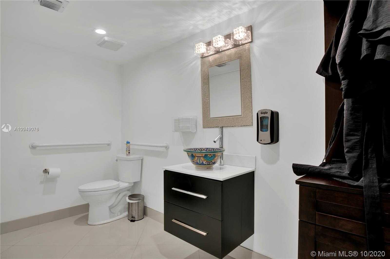 Small Image of 5558 NORTH EAST 4 CT, Miami Number 8