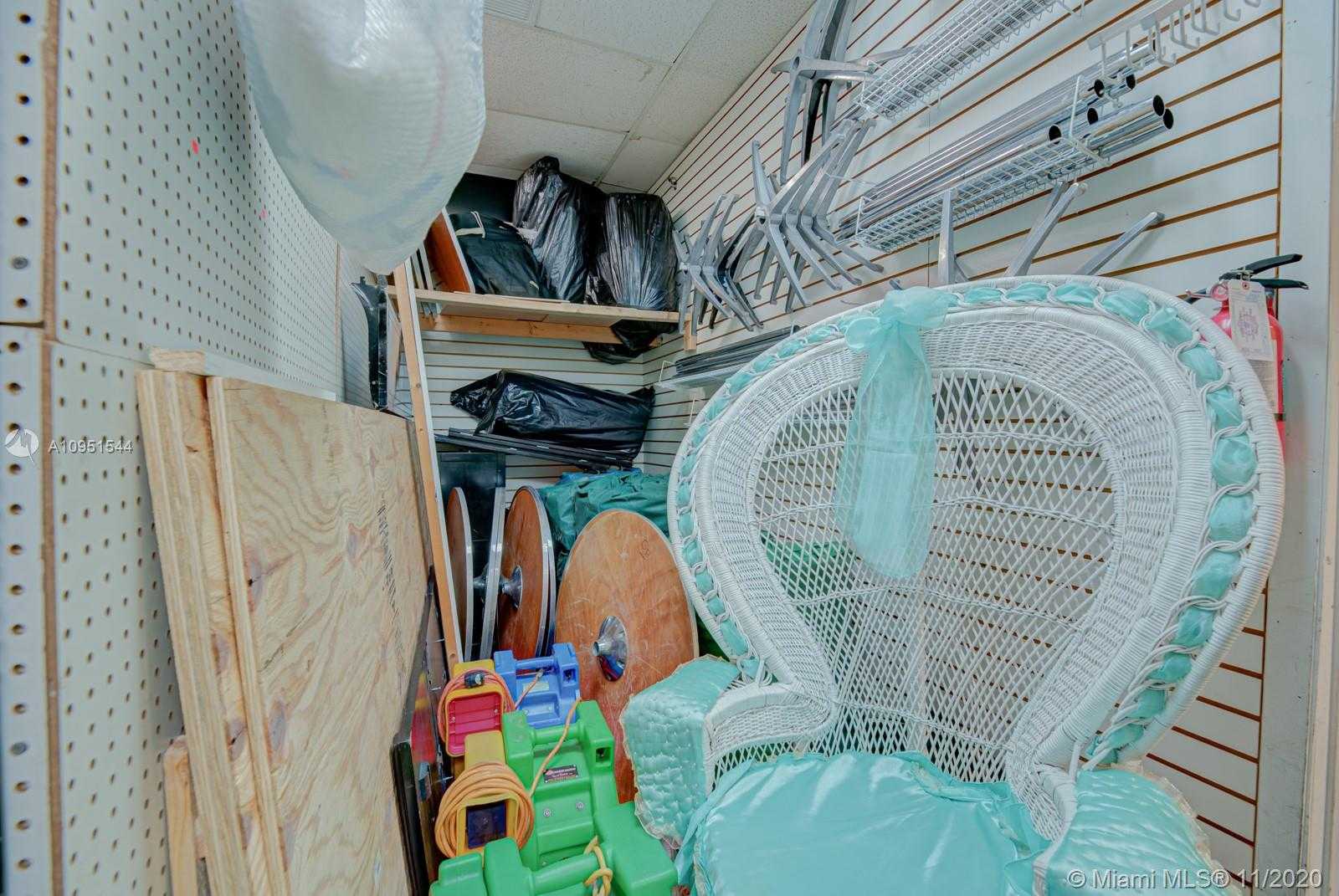Small Image of 5661 SOUTH WEST 137 AVE, Miami Number 14
