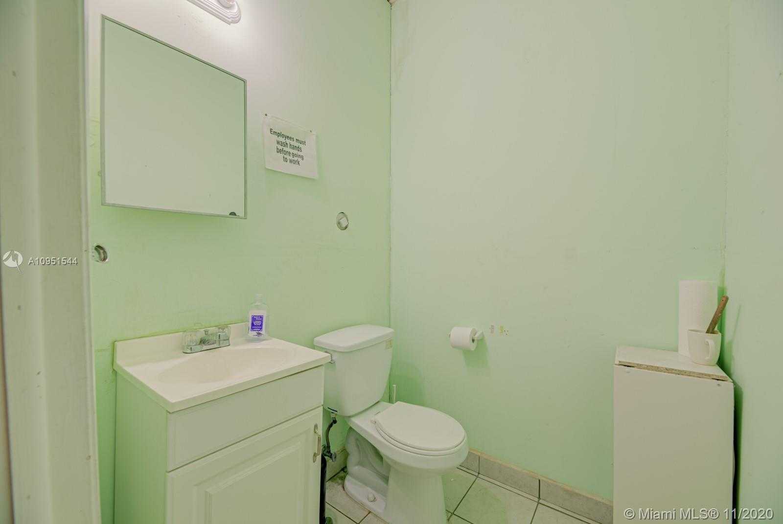 Small Image of 5661 SOUTH WEST 137 AVE, Miami Number 17