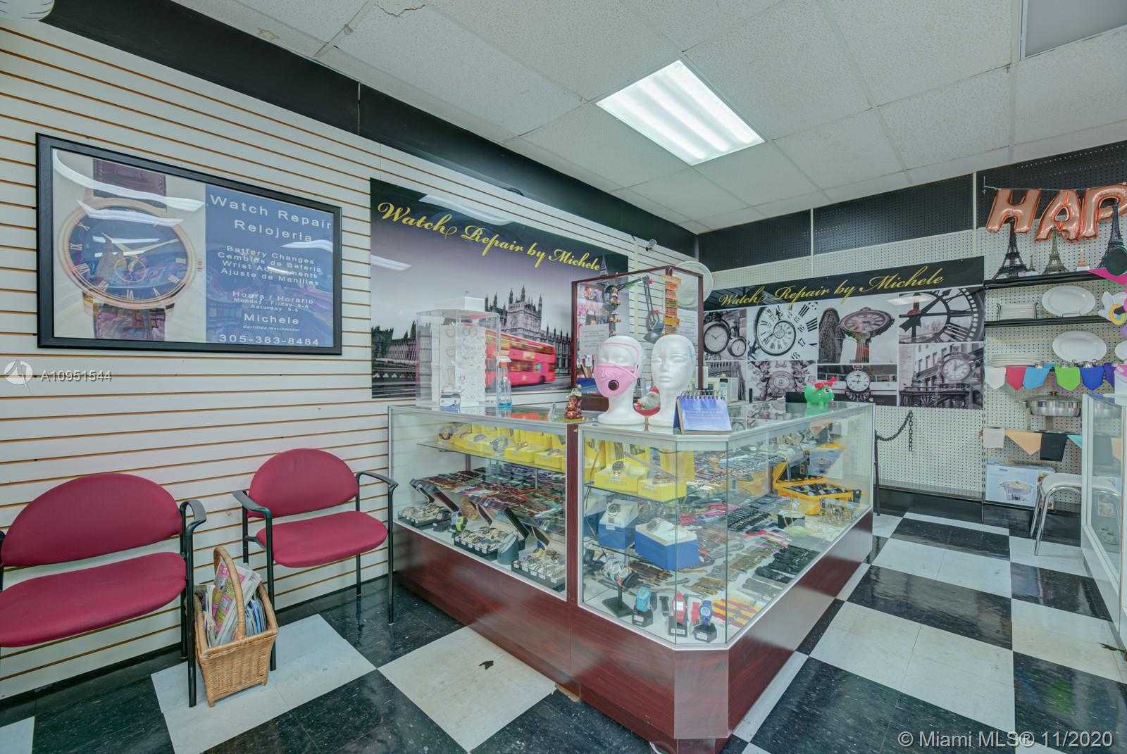 Small Image of 5661 SOUTH WEST 137 AVE, Miami Number 2
