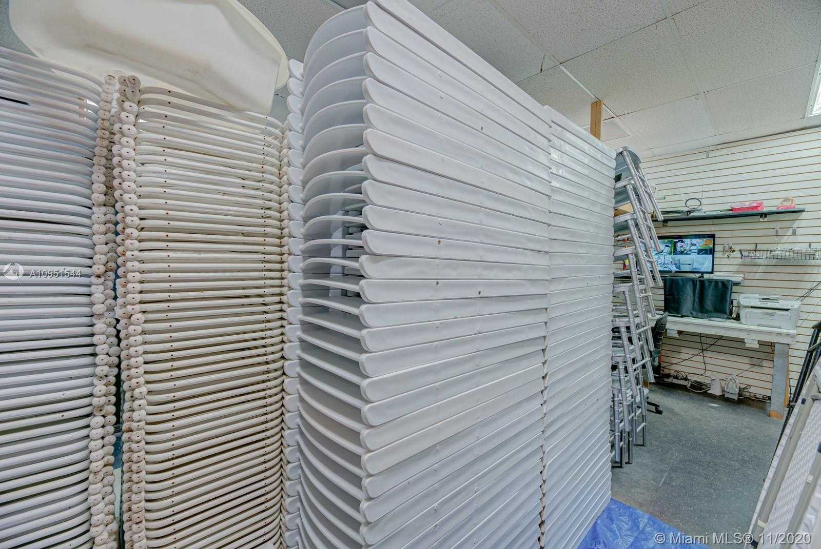 Small Image of 5661 SOUTH WEST 137 AVE, Miami Number 21