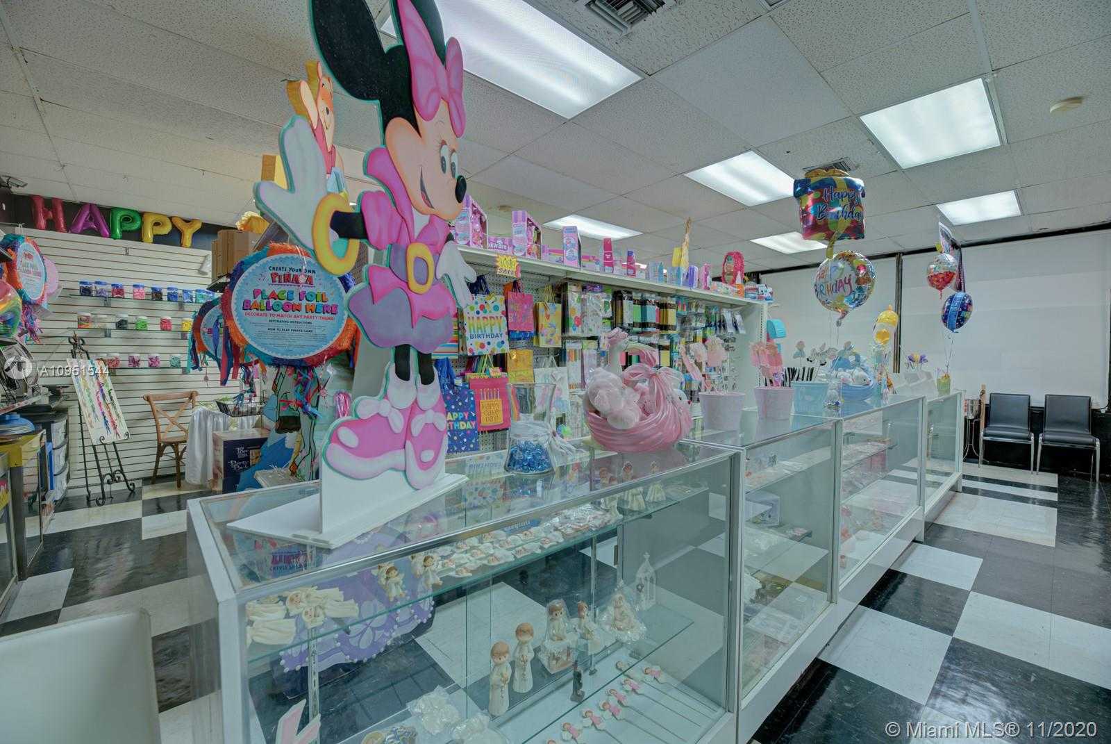 Small Image of 5661 SOUTH WEST 137 AVE, Miami Number 3