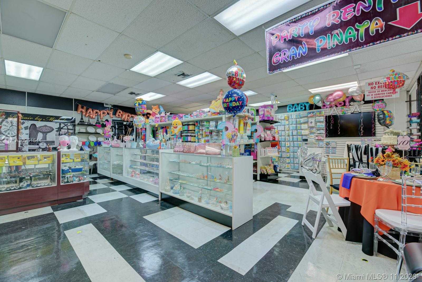 Small Image of 5661 SOUTH WEST 137 AVE, Miami Number 31
