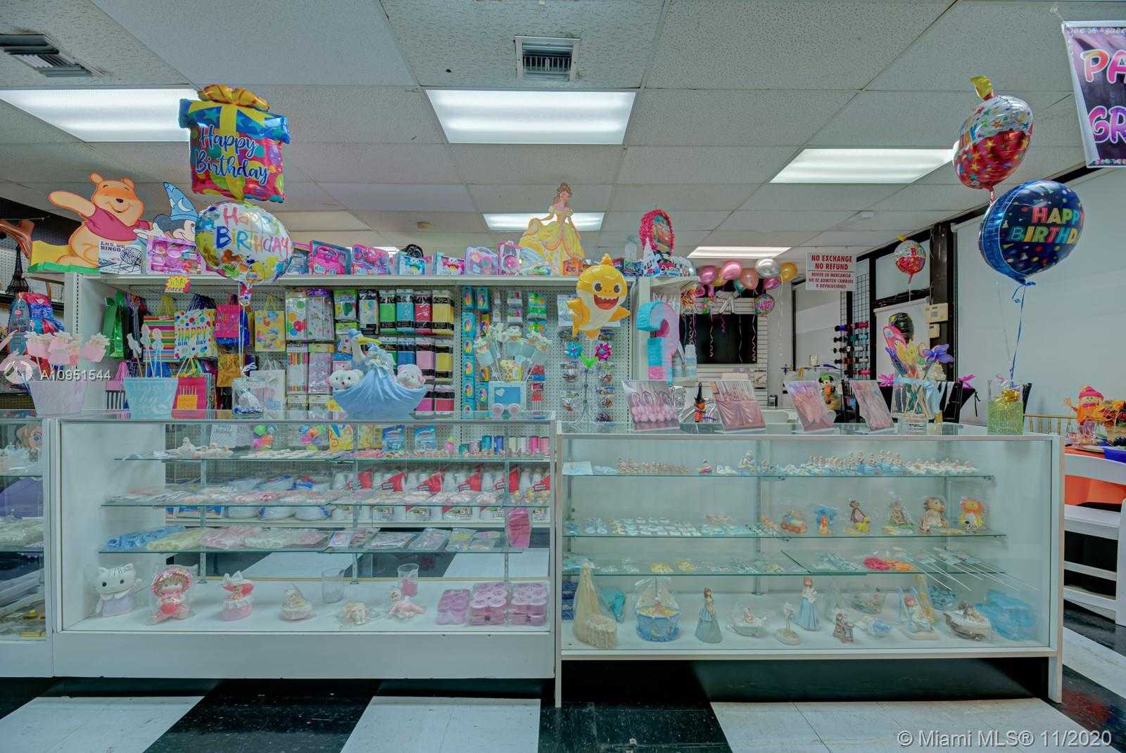 Small Image of 5661 SOUTH WEST 137 AVE, Miami Number 32