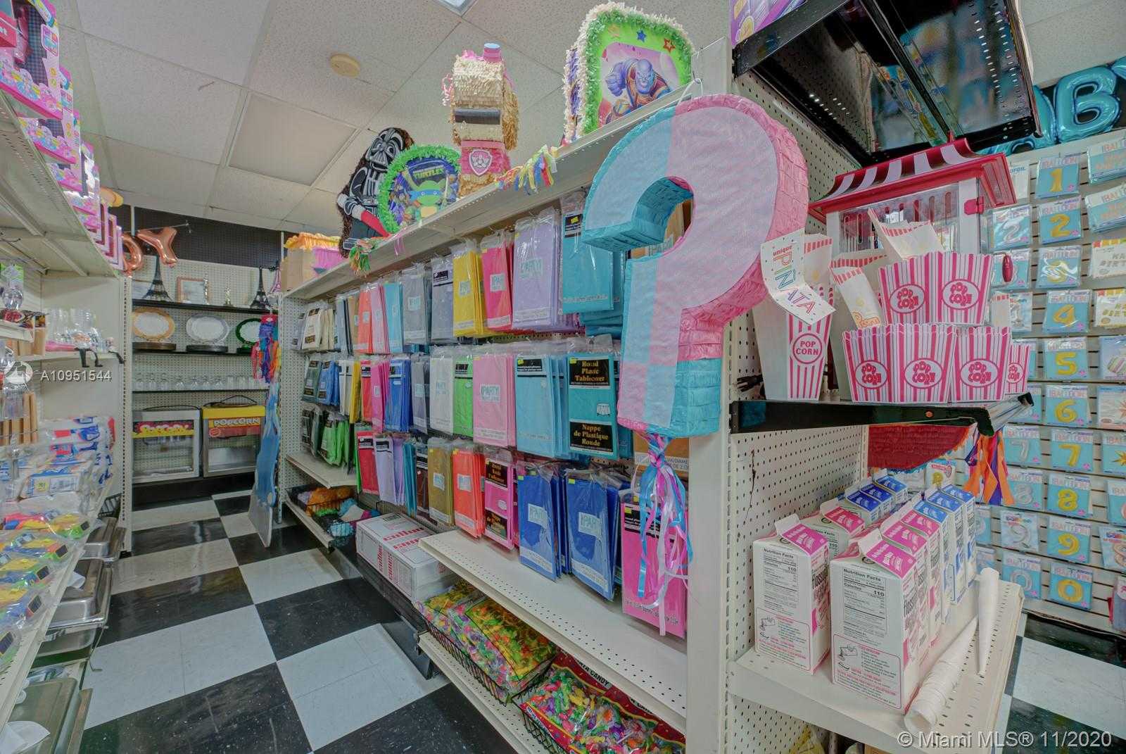 Small Image of 5661 SOUTH WEST 137 AVE, Miami Number 6
