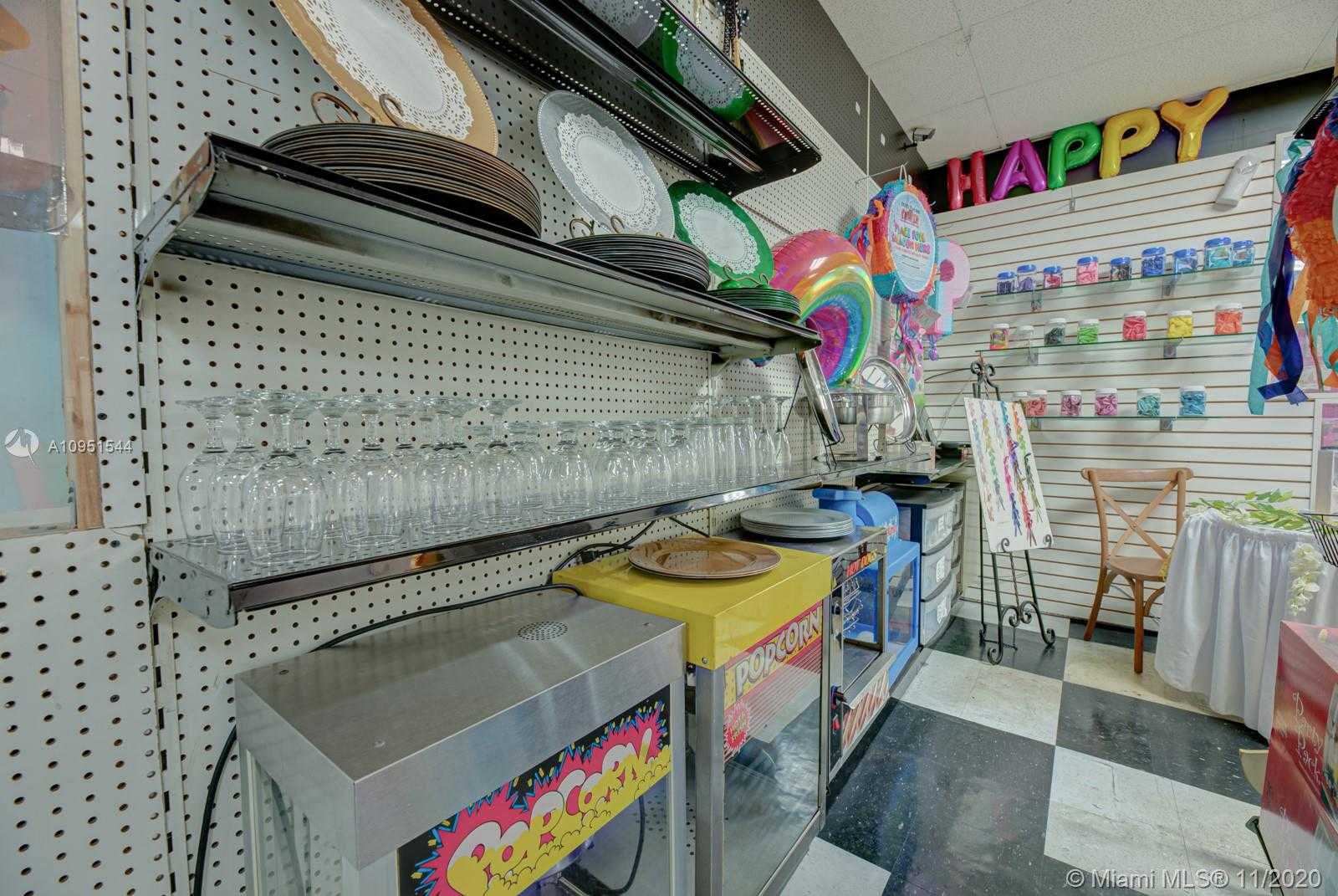 Small Image of 5661 SOUTH WEST 137 AVE, Miami Number 9