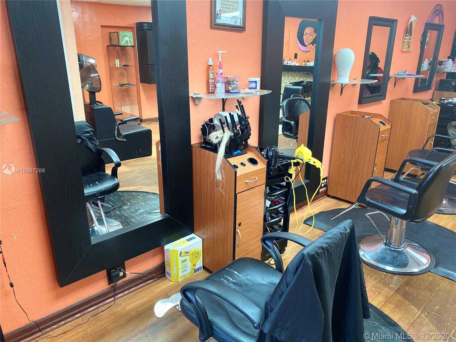 Small Image of 6438 PEMBROKE RD, Miramar Number 10