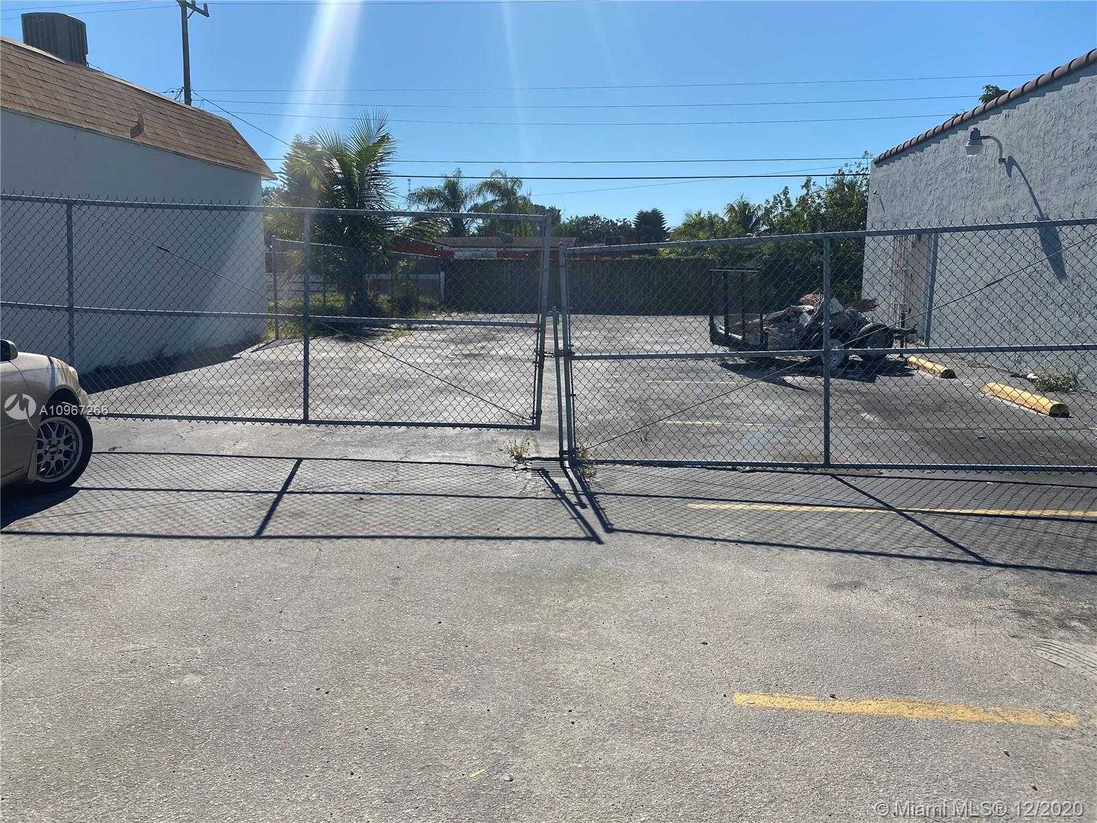 Small Image of 6438 PEMBROKE RD, Miramar Number 14