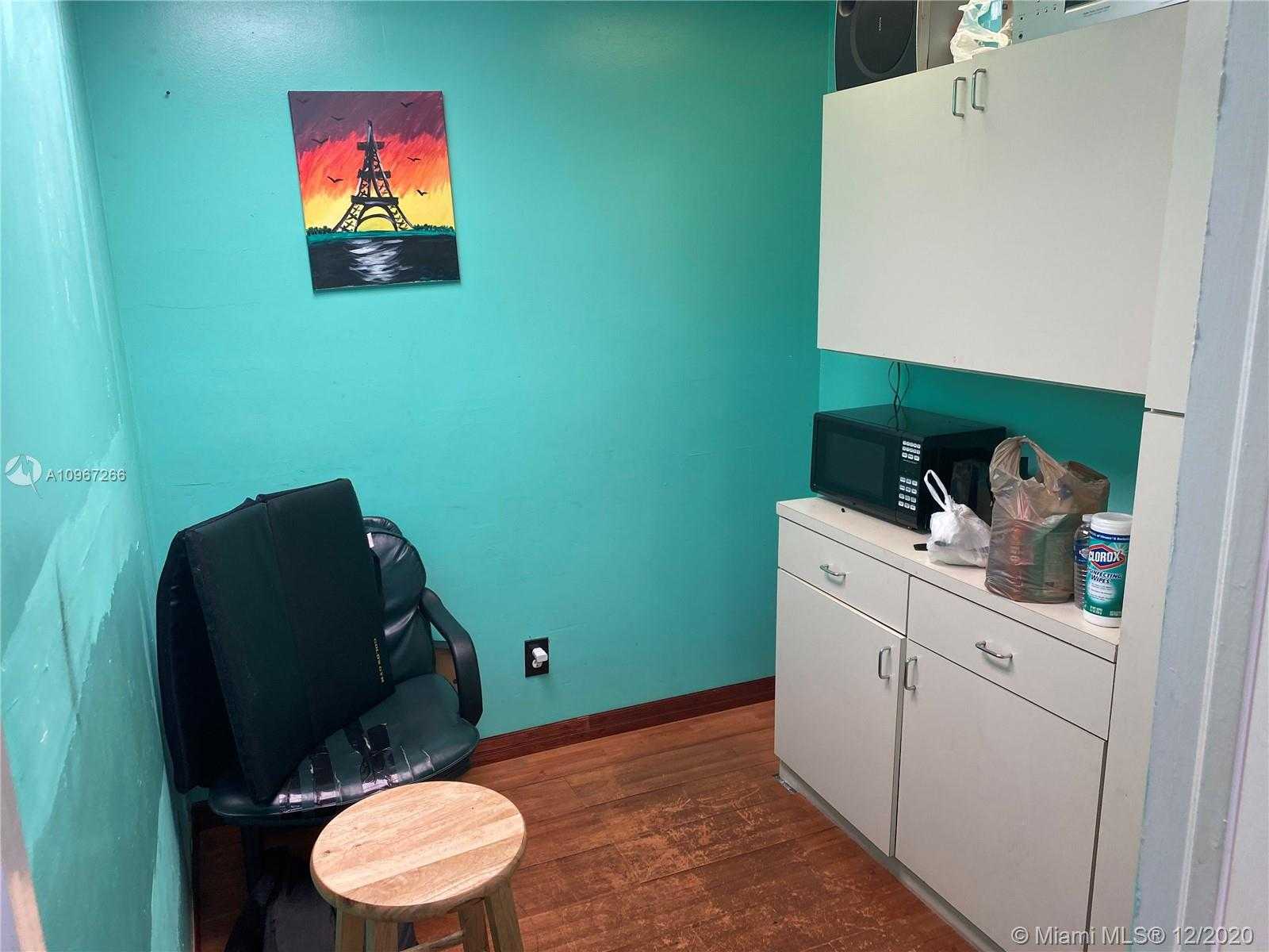Small Image of 6438 PEMBROKE RD, Miramar Number 7