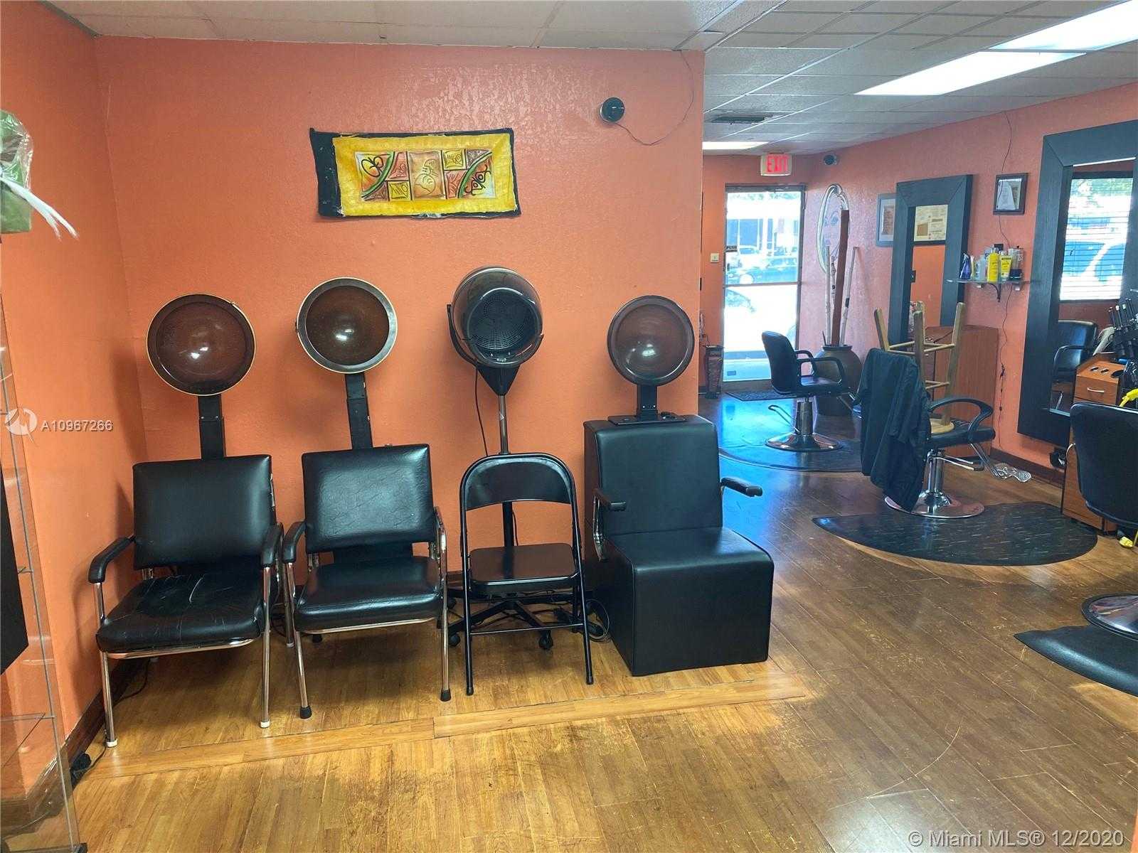 Small Image of 6438 PEMBROKE RD, Miramar Number 8