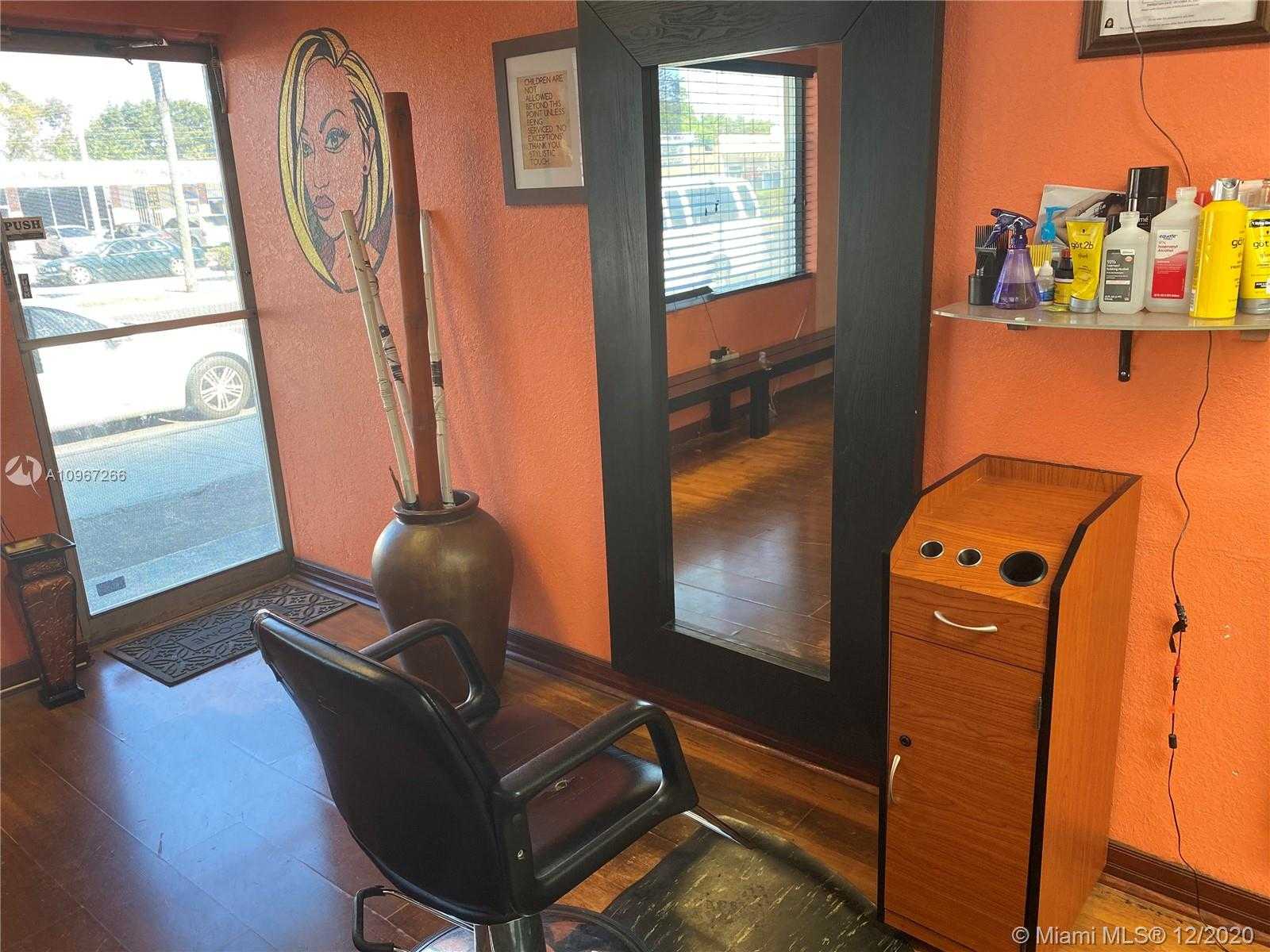 Small Image of 6438 PEMBROKE RD, Miramar Number 9