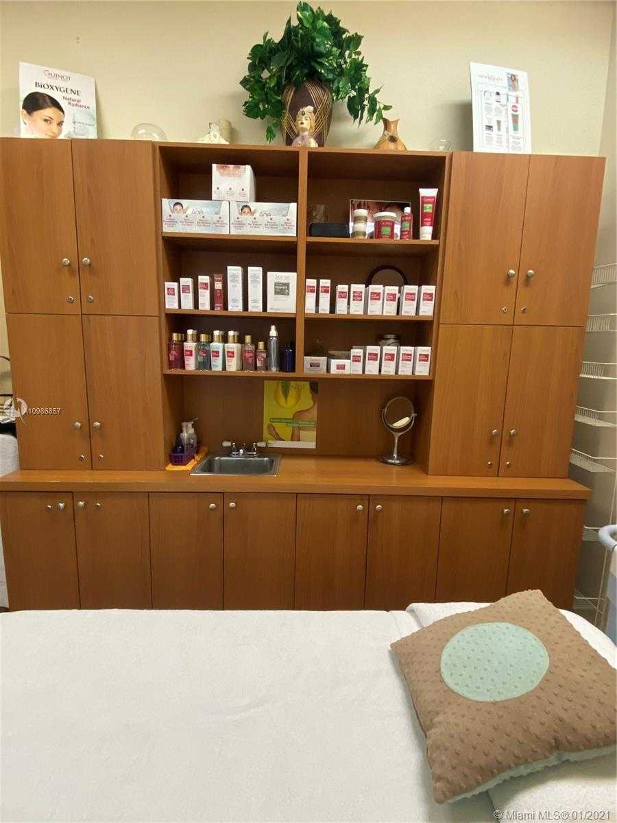 Small Image of 3364 CORAL WAY, Miami Number 11