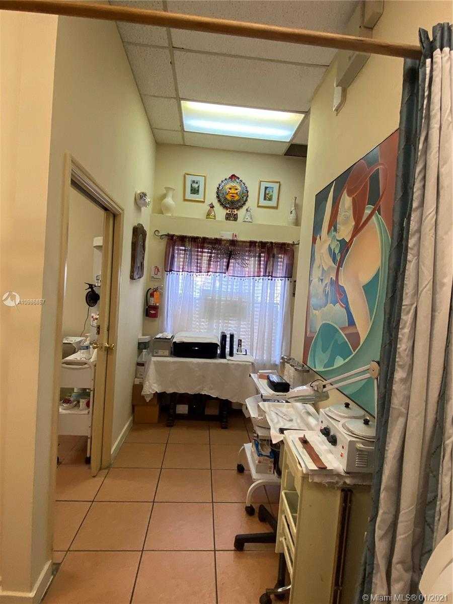 Small Image of 3364 CORAL WAY, Miami Number 14