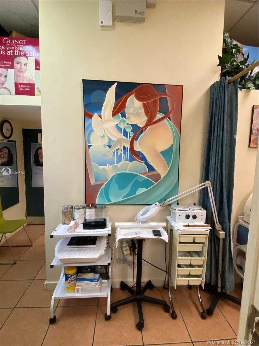 Small Image of 3364 CORAL WAY, Miami Number 15
