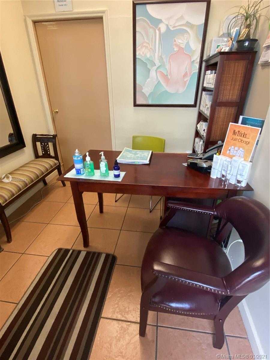 Small Image of 3364 CORAL WAY, Miami Number 5