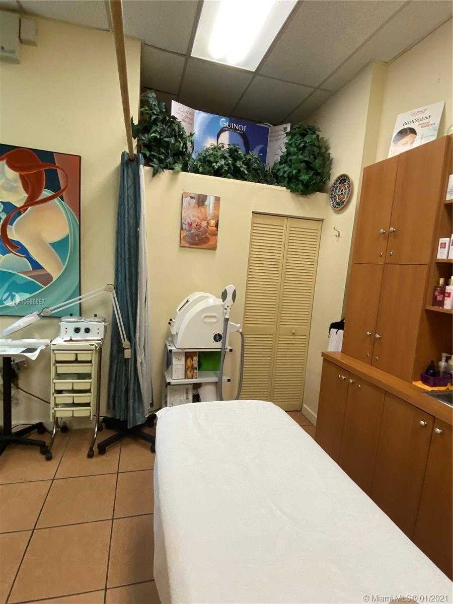 Small Image of 3364 CORAL WAY, Miami Number 8