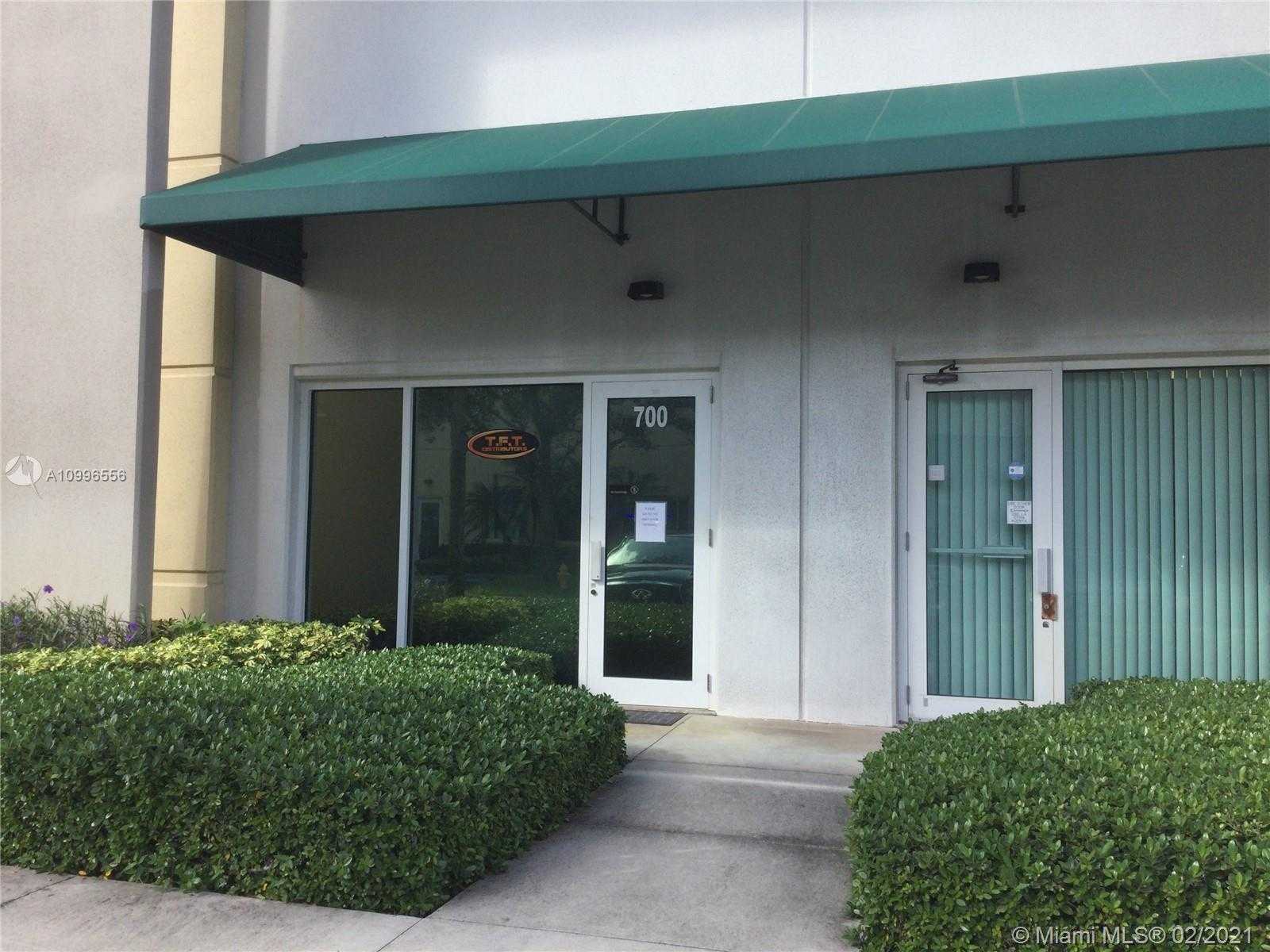 Small Image of 15851 SOUTH WEST 41ST, Weston Number 2