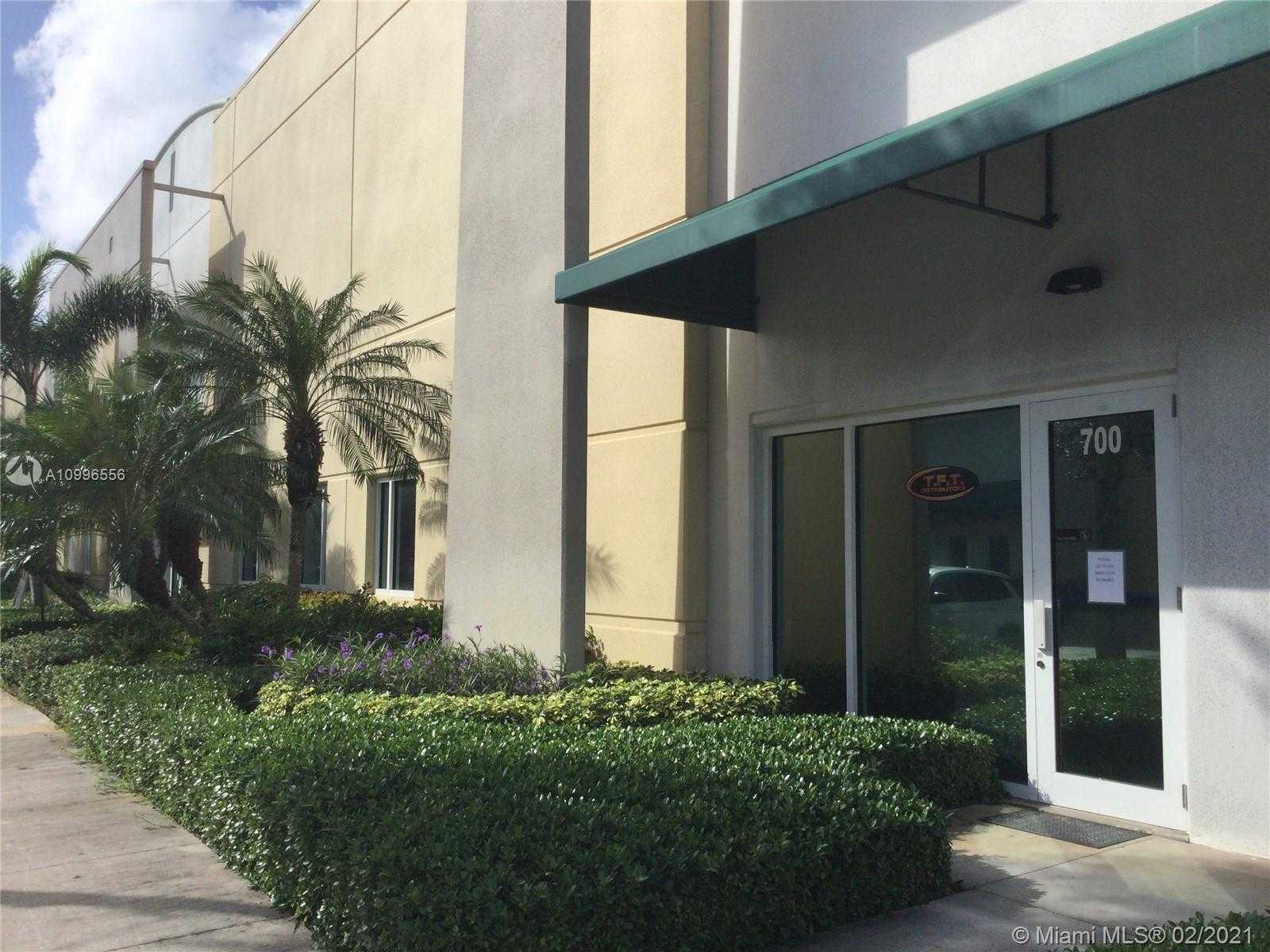 Small Image of 15851 SOUTH WEST 41ST, Weston Number 3
