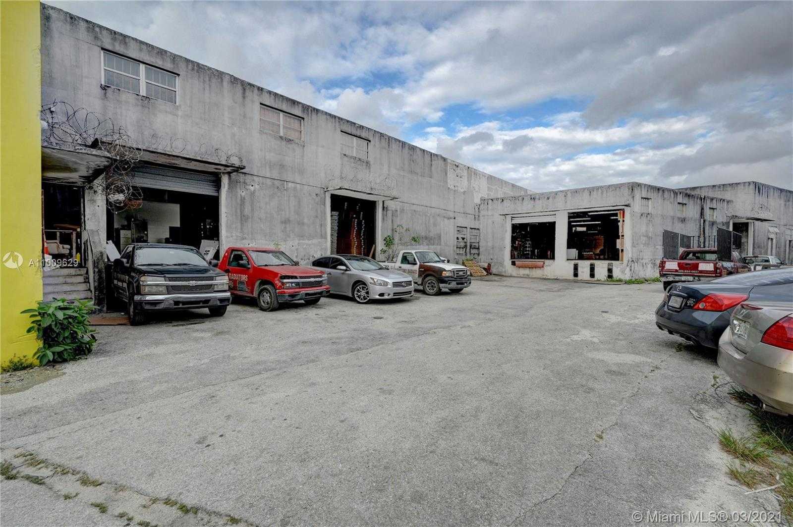 Small Image of 4495 NORTH WEST 37TH AVE, Miami Number 10