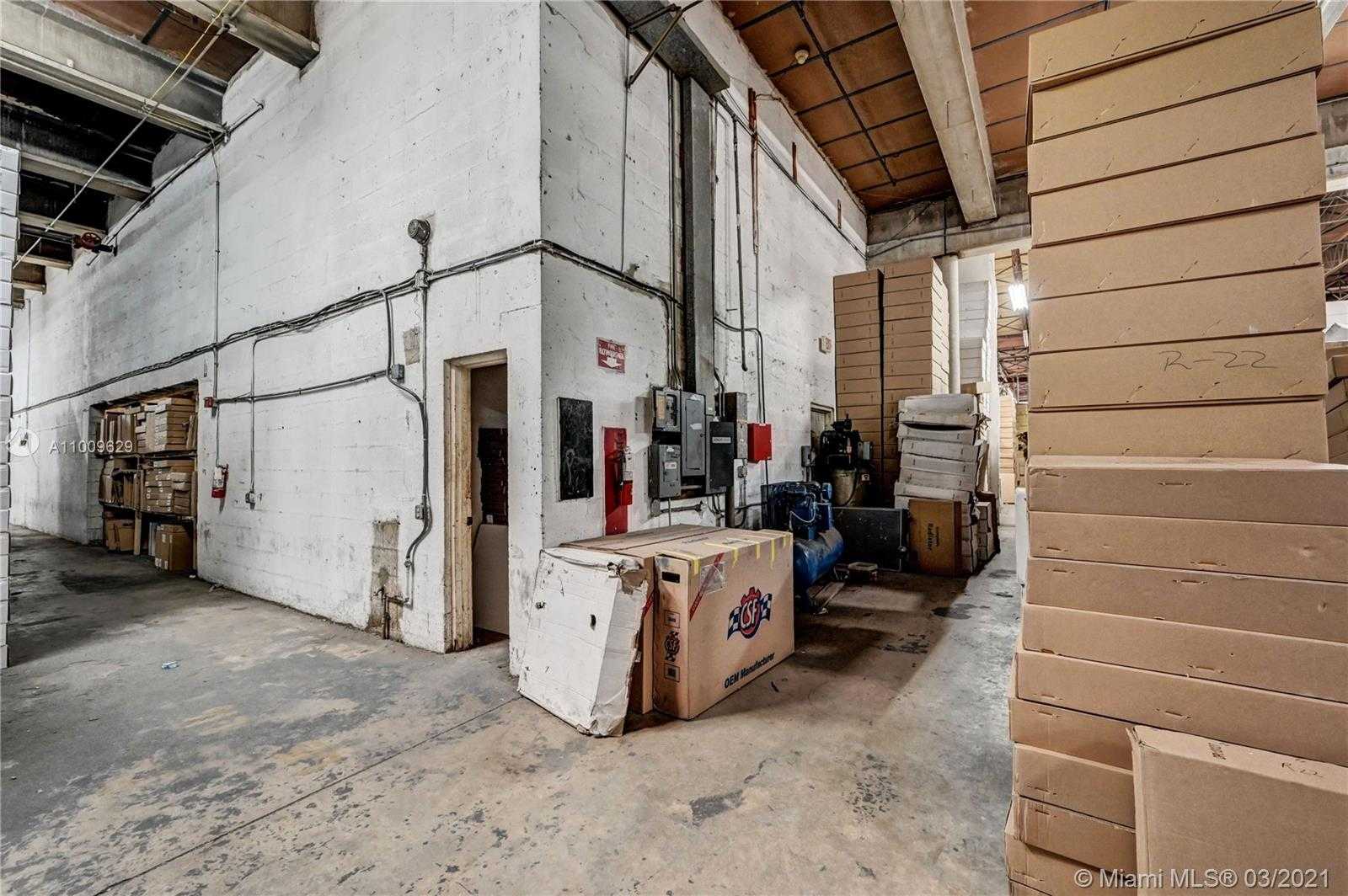 Small Image of 4495 NORTH WEST 37TH AVE, Miami Number 12