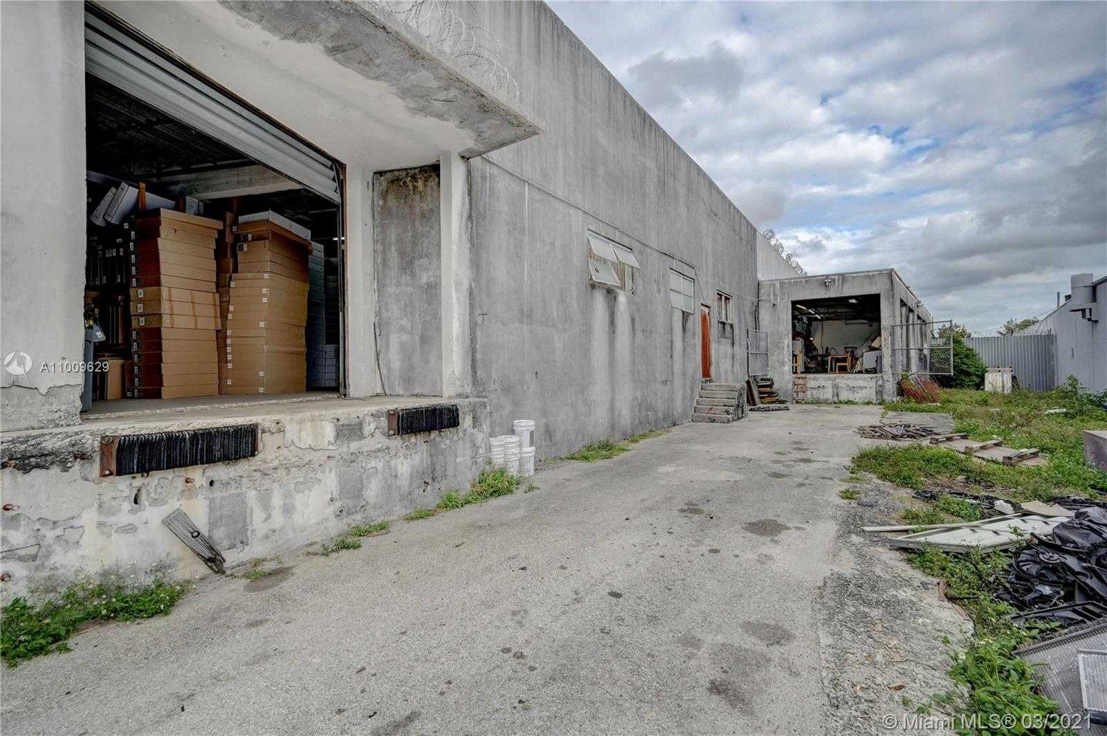 Small Image of 4495 NORTH WEST 37TH AVE, Miami Number 13