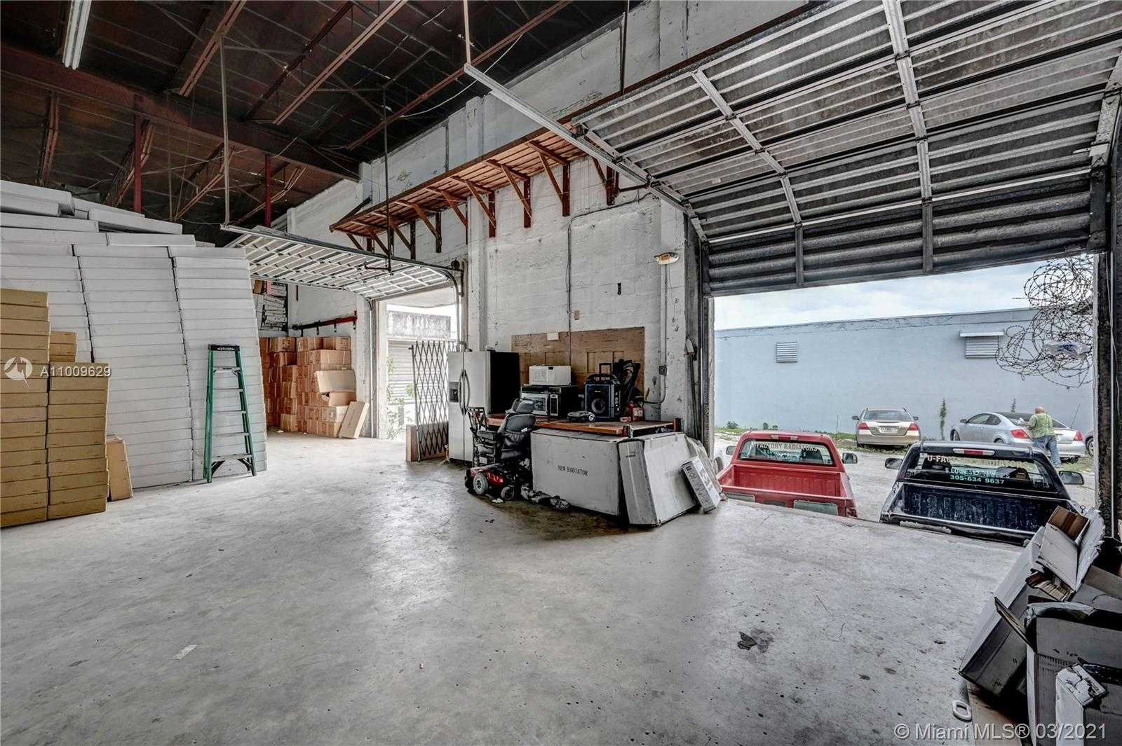 Small Image of 4495 NORTH WEST 37TH AVE, Miami Number 19